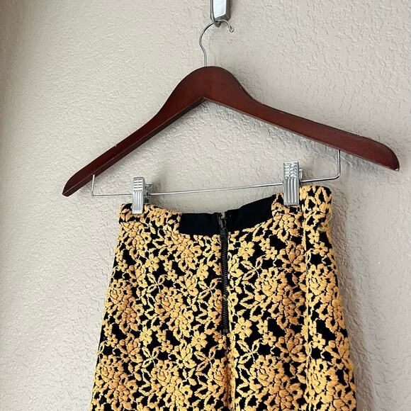 Alice + Olivia Lace Mermaid Maxi Skirt Semi Lined Yellow Black Size 0 - Picture 7 of 9